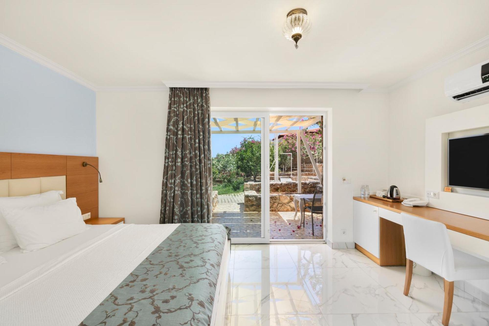 Blanca Beach Hotel Kas Bagian luar foto